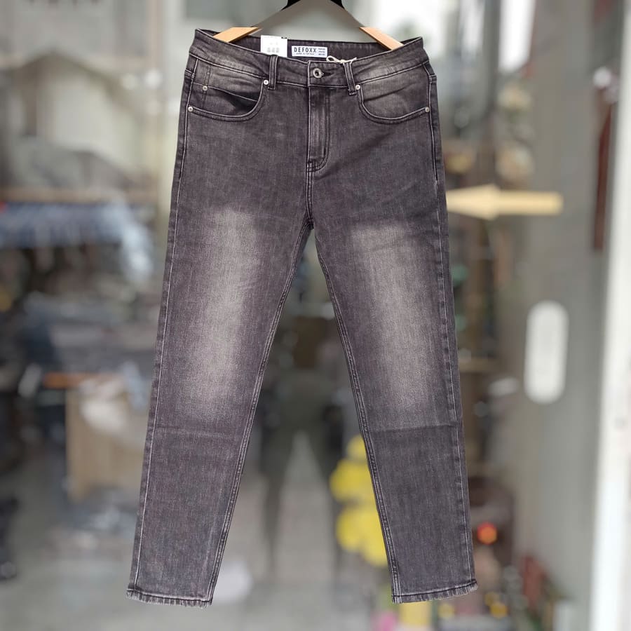 Quần jean nam Defoxx xám wash được chế tác từ denim cotton pha spandex cao cấp