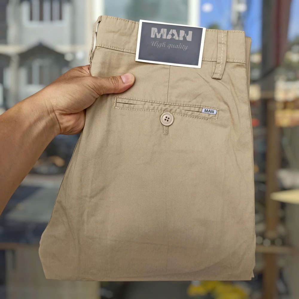 Quần kaki nam màu vàng nhạt